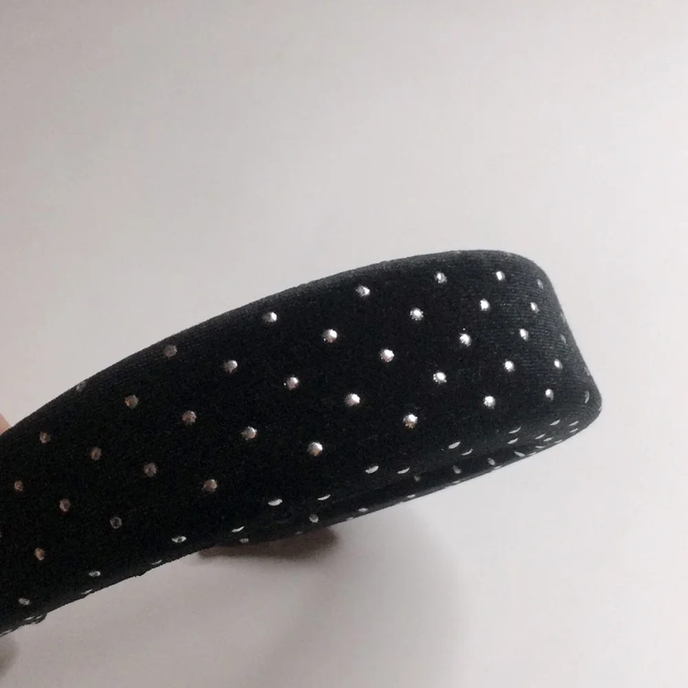 8 OTHER REASONS VELVET PADDED HEADBAND BLACK NWOT